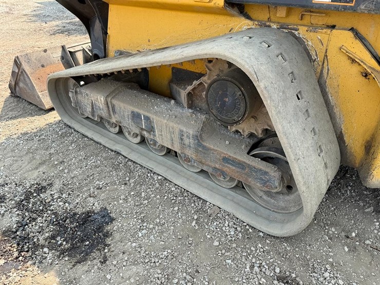 2019-deere-333g-image-16