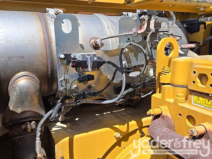 2019-caterpillar-336-image-54
