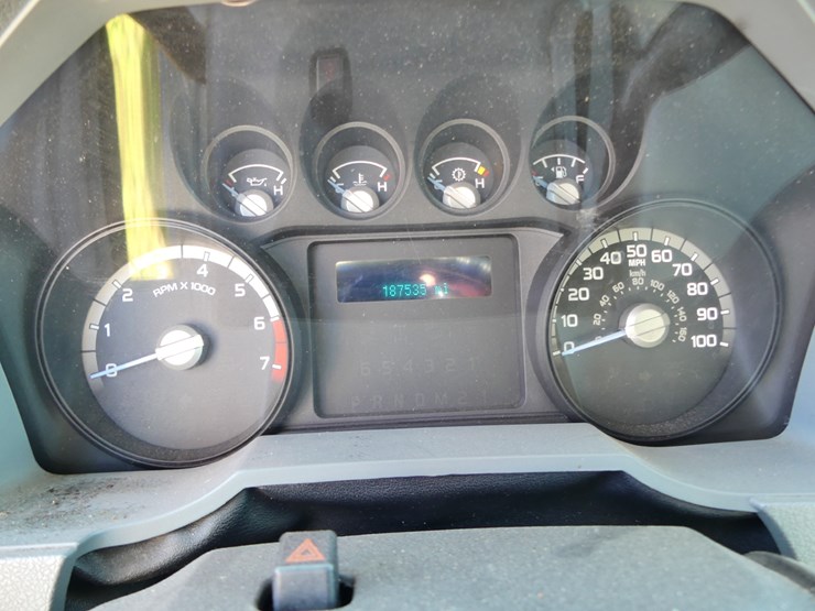 2016-ford-f250-xl-image-13