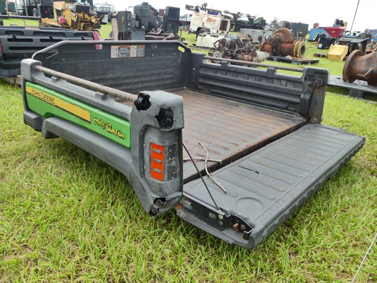 john-deere-gator-image-4