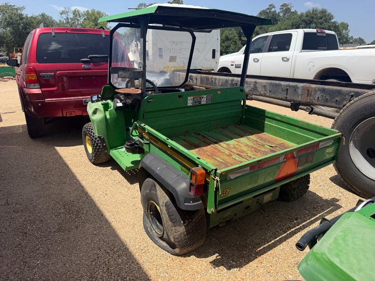 john-deere-gator-image-3