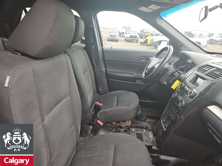 2019-ford-explorer-image-17