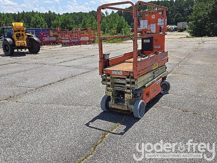 2017-jlg-1930es-image-5
