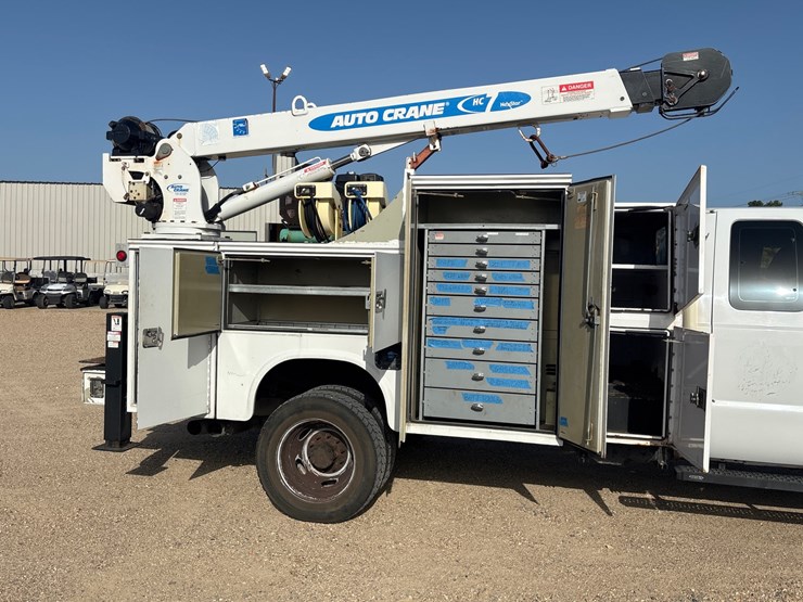 2016-ford-f550-image-10
