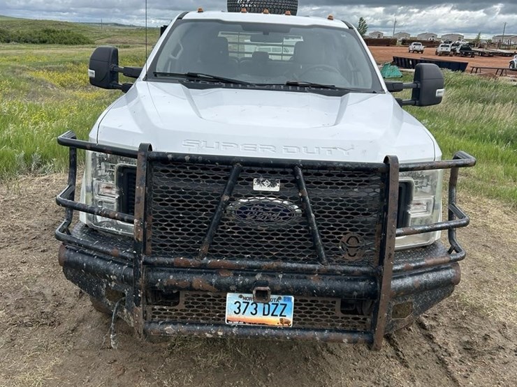 2019-ford-f350-xl-image-2