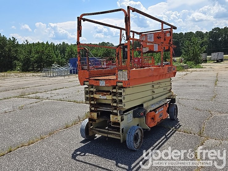 2016-jlg-3246es-image-5