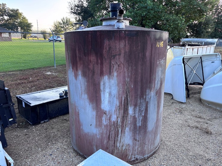 #1646-•-steel-upright-tank-image-5