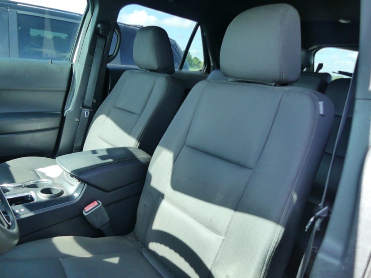 2017-ford-explorer-image-11