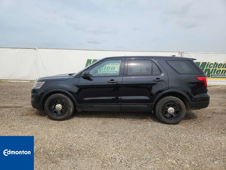 2016-ford-explorer-image-2