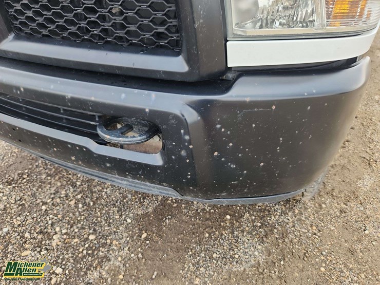 2016-dodge-3500-image-36