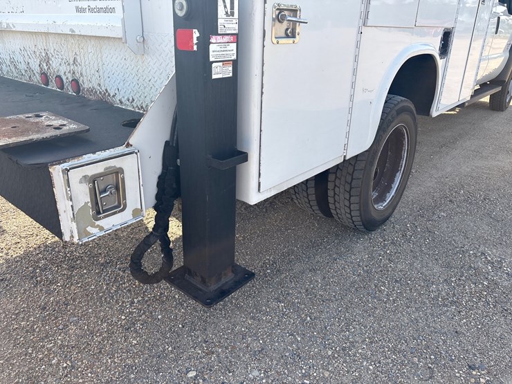2016-ford-f550-image-18