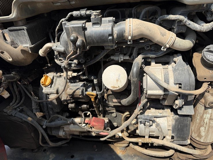 2021-bobcat-t770-image-15
