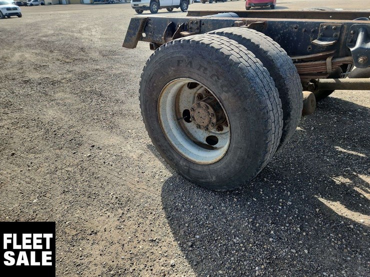 1998-gmc-t7500-image-12