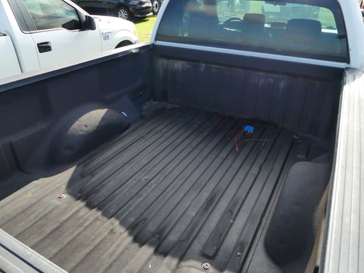 2013-ford-f150-xl-image-8