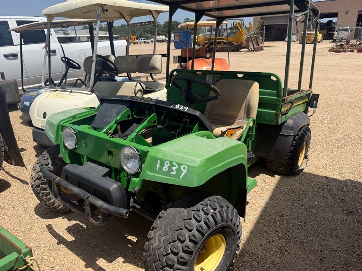 john-deere-gator-image-1