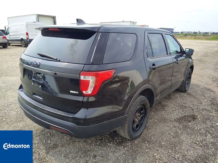 2017-ford-explorer-image-4
