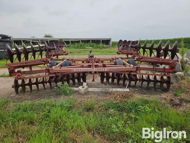 massey-ferguson-620-image-6