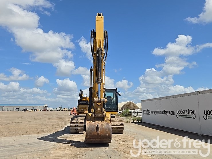 2019-caterpillar-336-image-8