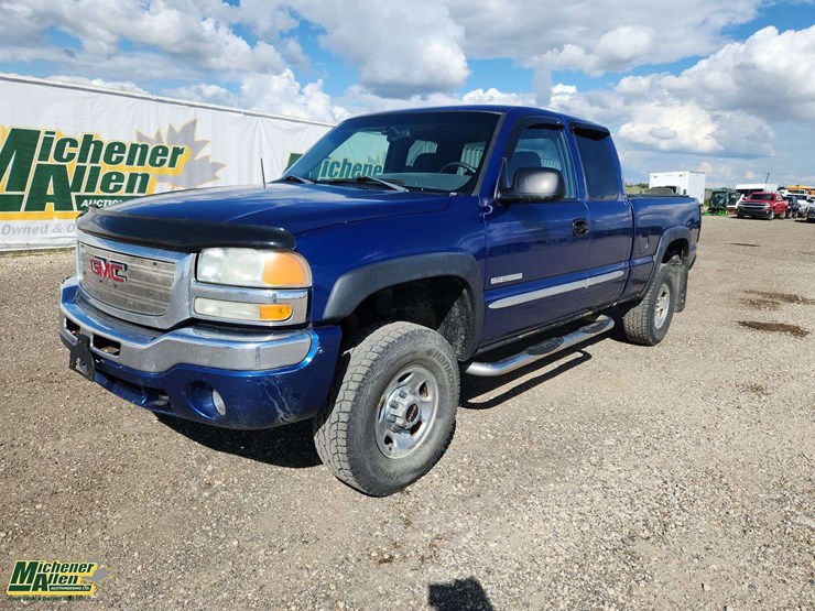 2003-gmc-sierra-2500-image-1