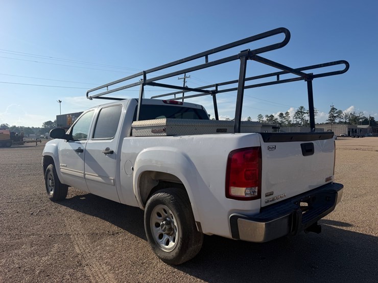 2011-gmc-sierra-1500-image-3