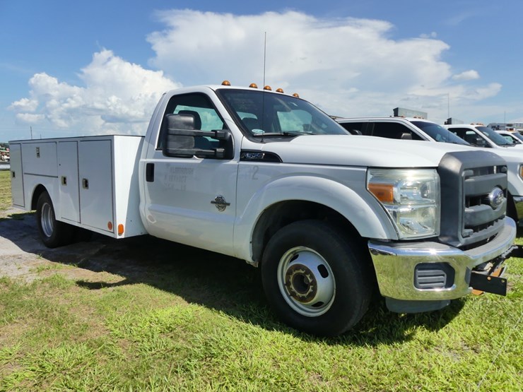 2015-ford-f350-xl-image-2