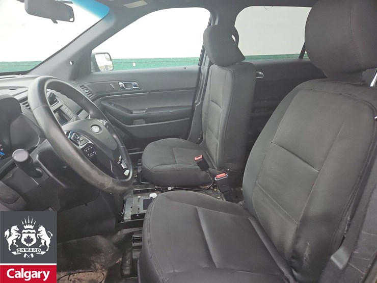 2019-ford-explorer-image-14