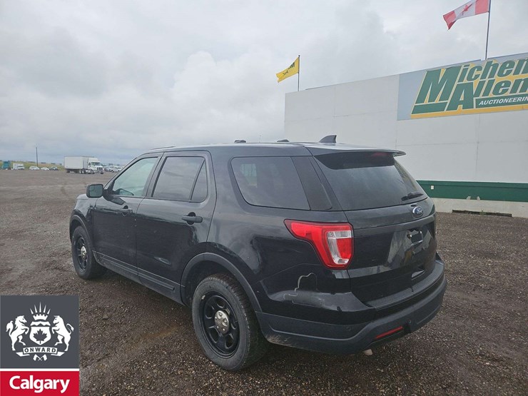 2019-ford-explorer-image-4