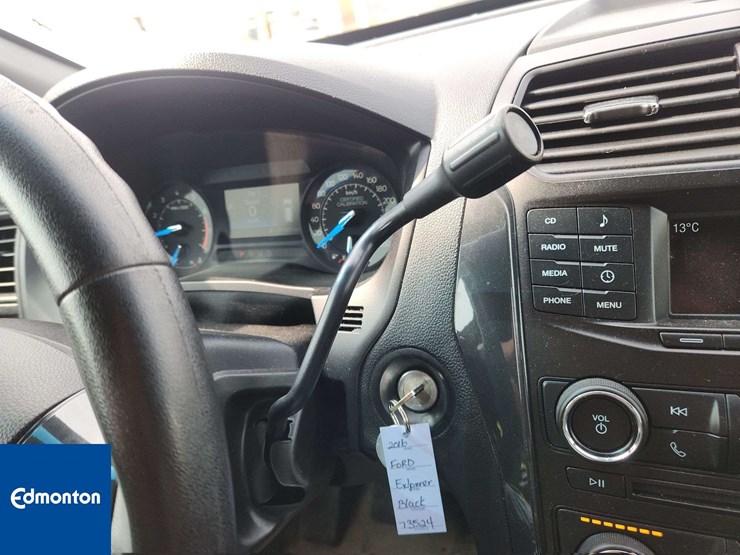 2016-ford-explorer-image-15