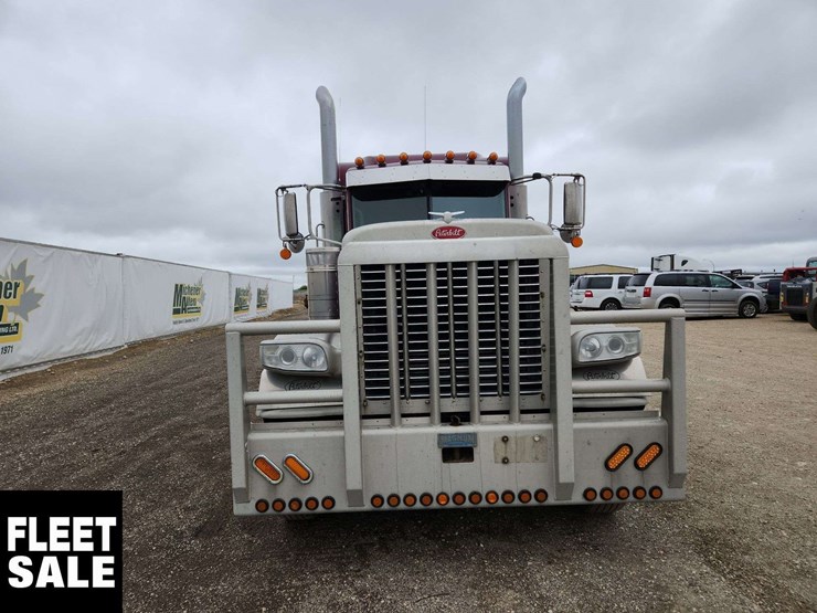 2017-peterbilt-389-image-9