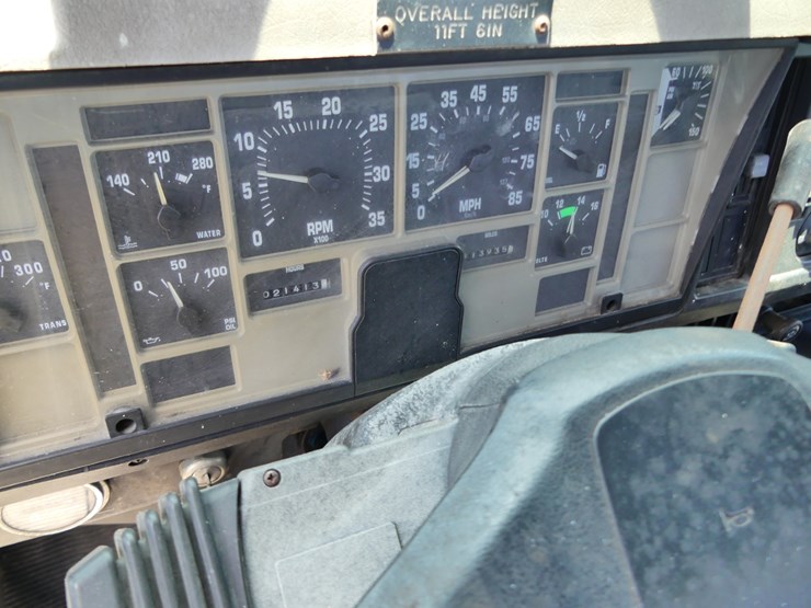 2001-international-4800-image-18