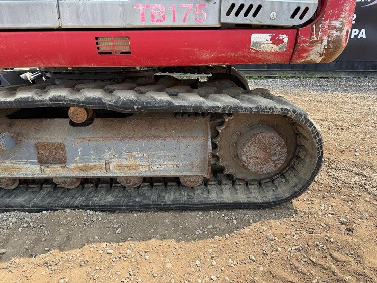 2007-takeuchi-tb175-image-16