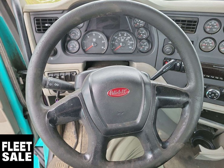2018-peterbilt-579-image-19