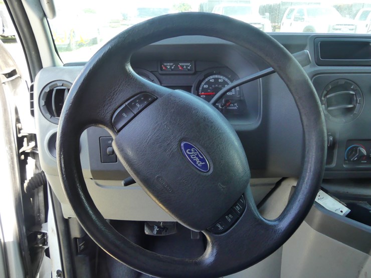2010-ford-e250-image-16