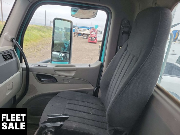 2018-peterbilt-579-image-24