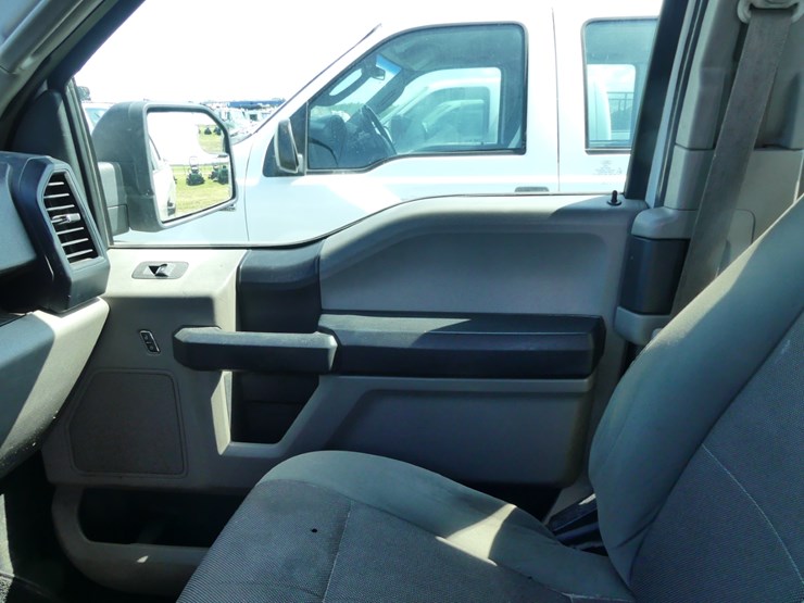 2019-ford-f150-xl-image-15