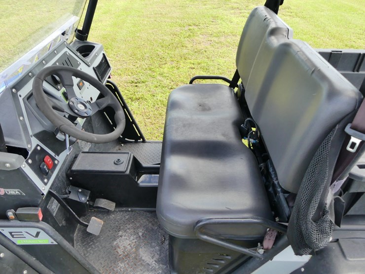 2022-landmaster-ev-image-9