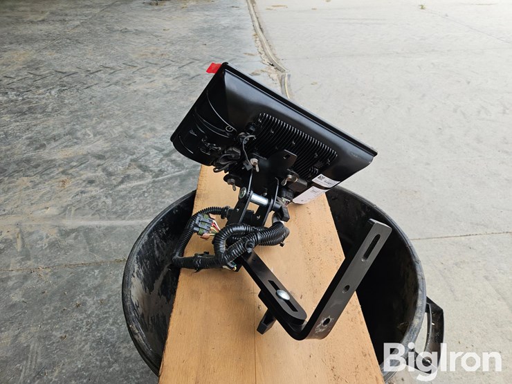 2023-john-deere-g5-plus-universal-display-image-5