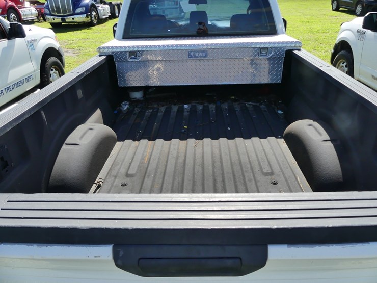 2016-ford-f150-xl-image-7