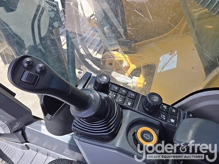 2019-caterpillar-336-image-72