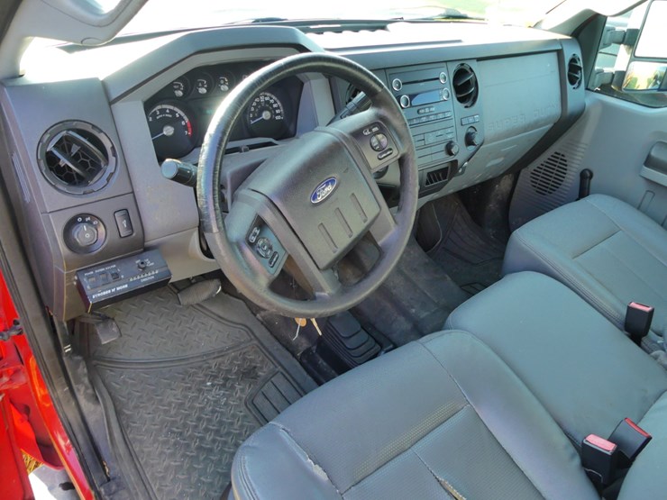 2016-ford-f250-xl-image-11