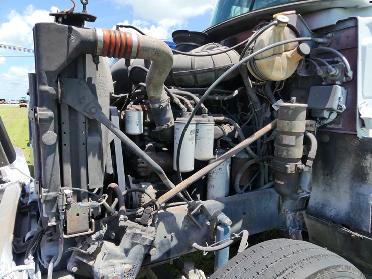 1999-mack-ch613-image-9