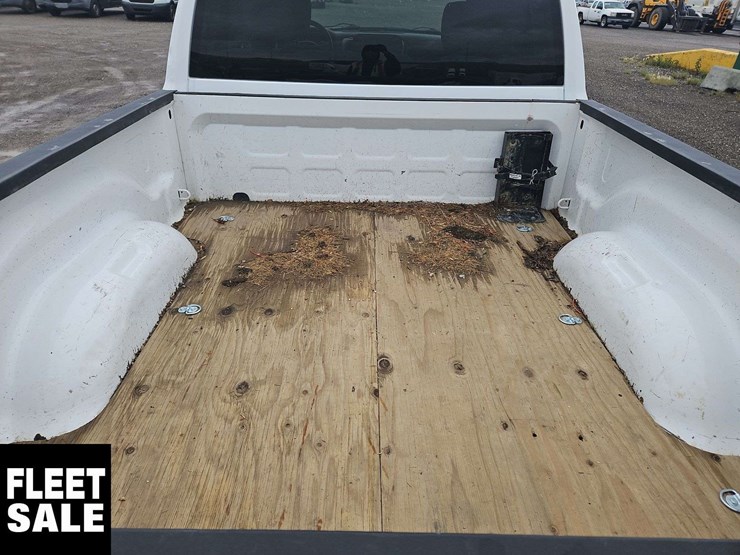 2015-dodge-1500-image-16
