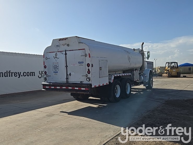 1999-peterbilt-357-image-5
