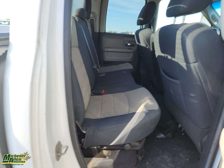 2012-dodge-1500-image-23