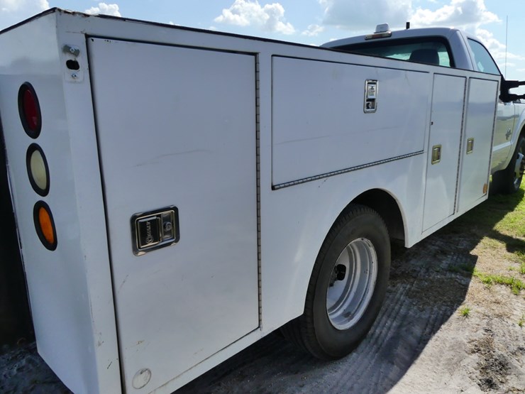 2015-ford-f350-xl-image-11
