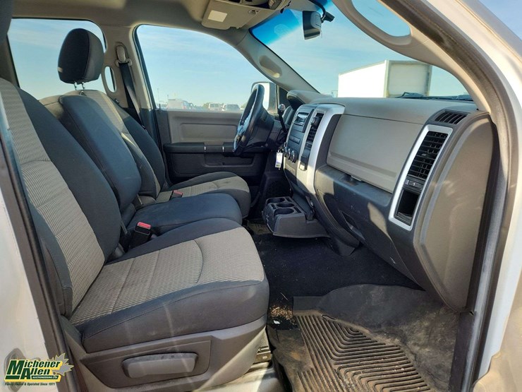 2012-dodge-1500-image-24