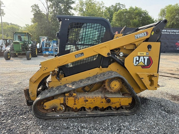 2021-caterpillar-299d3-image-1