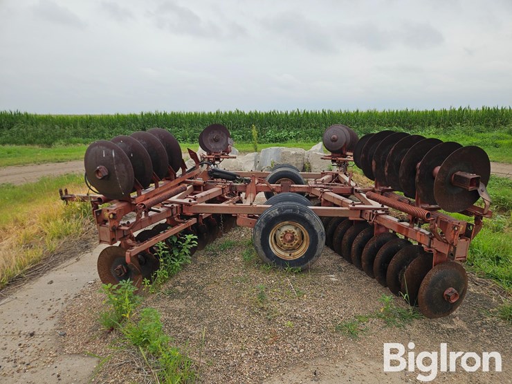massey-ferguson-620-image-8