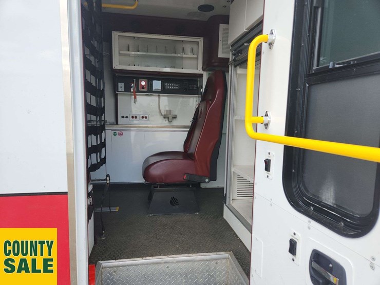 2018-ford-e450-image-16
