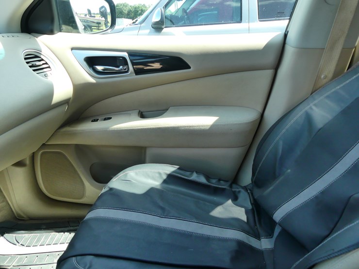 2014-nissan-pathfinder-image-15